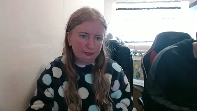 Snapshot of PeterAndJen chatting on 2, 4, 2026 PeterAndJen online show from 2, 4, 2026