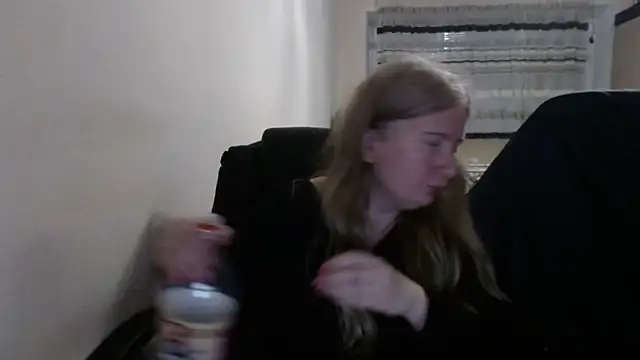 Snapshot of PeterAndJen chatting on 3, 4, 2026 PeterAndJen online show from 3, 4, 2026