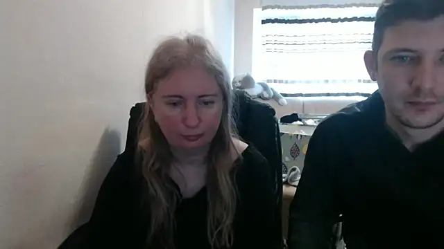 Snapshot of PeterAndJen chatting on 5, 4, 2026 PeterAndJen online show from 5, 4, 2026