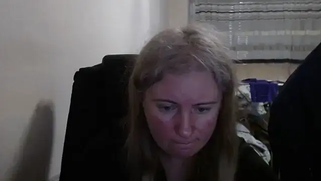 Snapshot of PeterAndJen chatting on 6, 4, 2026 PeterAndJen online show from 6, 4, 2026