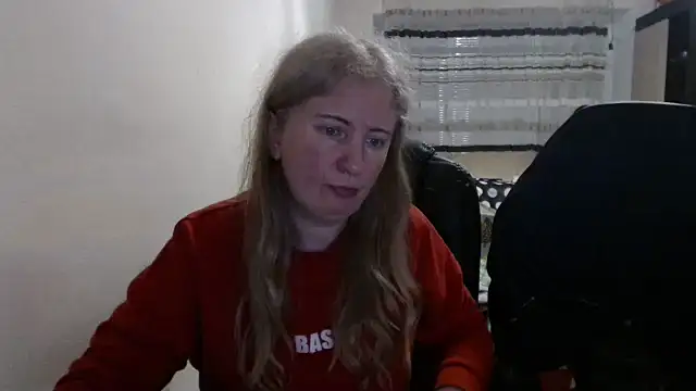 Snapshot of PeterAndJen chatting on 7, 4, 2026 PeterAndJen online show from 7, 4, 2026