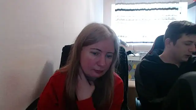 Snapshot of PeterAndJen chatting on 9, 4, 2026 PeterAndJen online show from 9, 4, 2026