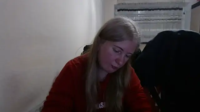 Snapshot of PeterAndJen chatting on 9, 4, 2026 PeterAndJen online show from 9, 4, 2026