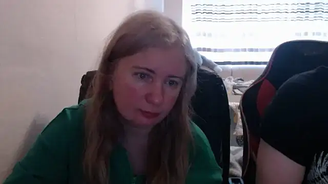 Snapshot of PeterAndJen chatting on 16, 4, 2026 PeterAndJen online show from 16, 4, 2026