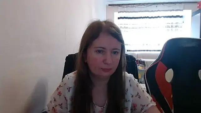 Snapshot of PeterAndJen chatting on 6, 7, 2026 PeterAndJen online show from 6, 7, 2026