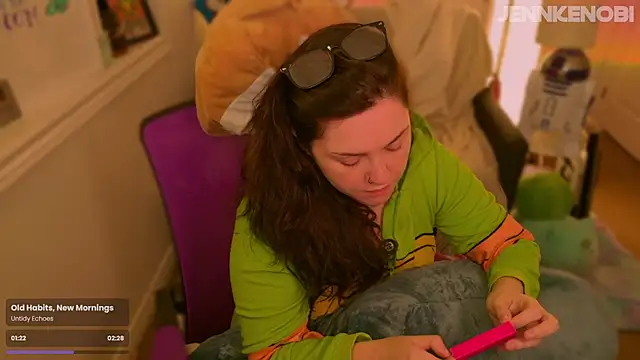 JennKenobi online show from 10, 9, 2025