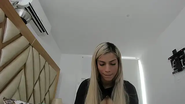 Snapshot of briana_wonder69xxx chatting on 27, 5, 2026 briana wonder69xxx online show from 27, 5, 2026