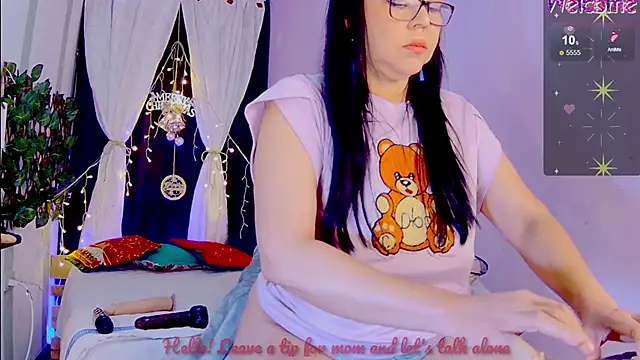 Snapshot of Mommy-pervert chatting on 1, 12, 2024 Mommy-pervert online show from 1, 12, 2024