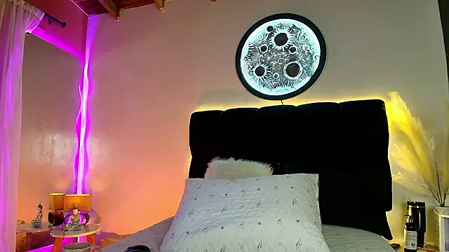 Snapshot of lorrayne_ chatting on 25, 3, 2026 lorrayne online show from 25, 3, 2026