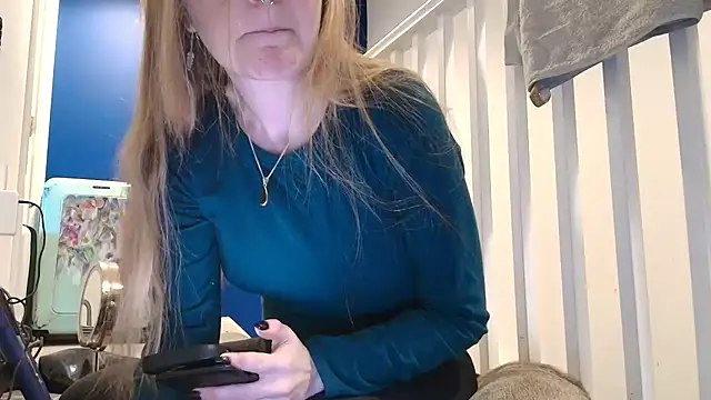 short sweetpea online show from 19, 10, 2025