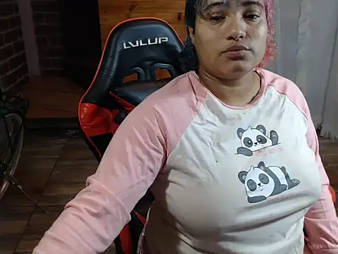 Hilarybunnyy online show from 17, 3, 2026