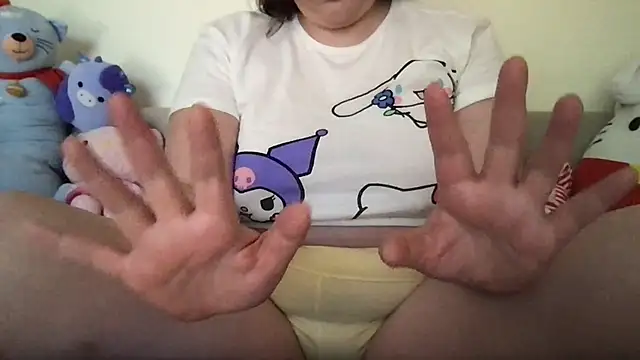 Snapshot of HYPHYtype chatting on 2, 7, 2026 HYPHYtype online show from 2, 7, 2026