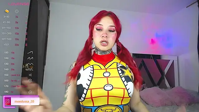 Snapshot of meedussa_20_ chatting on 11, 10, 2025 meedussa 20 online show from 11, 10, 2025