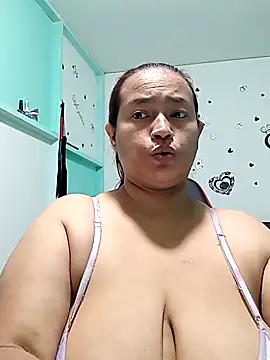 Snapshot of NatalySexxxMilk chatting on 9, 10, 2025 NatalySexxxMilk online show from 9, 10, 2025