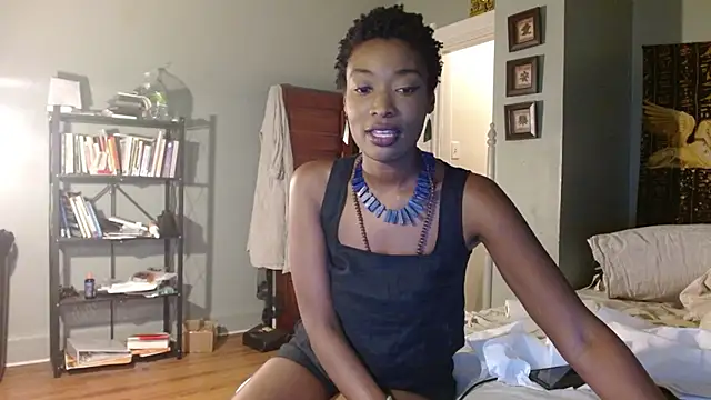 Snapshot of courtneyfmty chatting on 11, 10, 2025 courtneyfmty online show from 11, 10, 2025