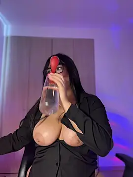 Snapshot of Roxxannne chatting on 26, 6, 2026 Roxxannne online show from 26, 6, 2026