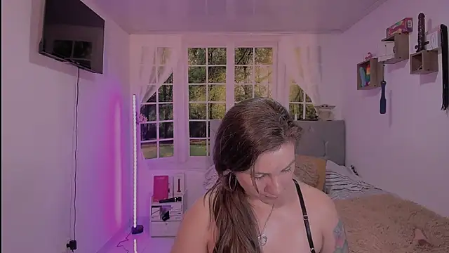 vanessabrown  online show from 31, 3, 2026