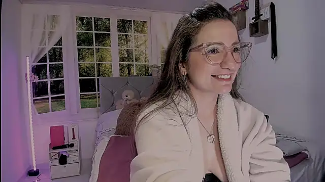 vanessabrown  online show from 9, 4, 2026