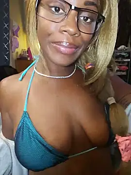 Snapshot of lollycoco chatting on 3, 8, 2026 lollycoco online show from 3, 8, 2026