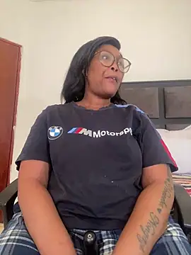 Snapshot of BADFATASS85 chatting on 15, 12, 2024 BADFATASS85 online show from 15, 12, 2024