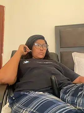 Snapshot of BADFATASS85 chatting on 15, 12, 2024 BADFATASS85 online show from 15, 12, 2024