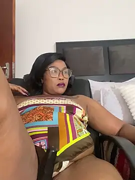 Snapshot of BADFATASS85 chatting on 17, 12, 2024 BADFATASS85 online show from 17, 12, 2024