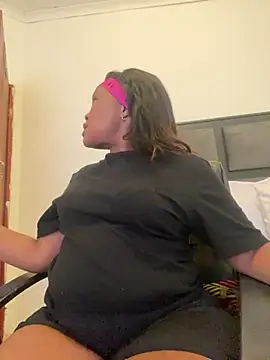 Snapshot of BADFATASS85 chatting on 18, 12, 2024 BADFATASS85 online show from 18, 12, 2024