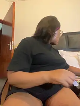 Snapshot of BADFATASS85 chatting on 18, 12, 2024 BADFATASS85 online show from 18, 12, 2024