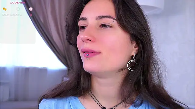 Snapshot of Holla_Molly chatting on 12, 10, 2025 Holla Molly online show from 12, 10, 2025