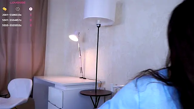 Snapshot of Holla_Molly chatting on 27, 10, 2025 Holla Molly online show from 27, 10, 2025