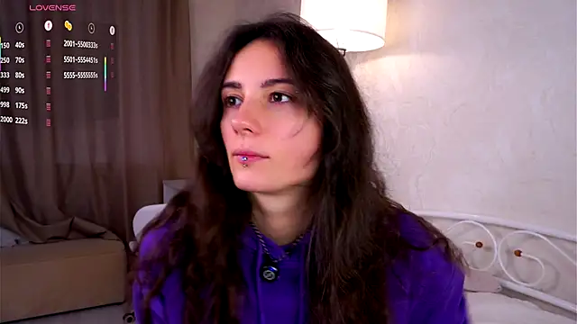 Snapshot of Holla_Molly chatting on 2, 11, 2025 Holla Molly online show from 2, 11, 2025