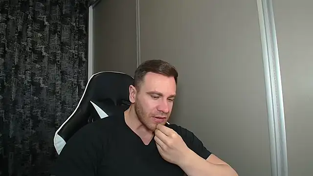 Thori92 online show from 8, 4, 2026