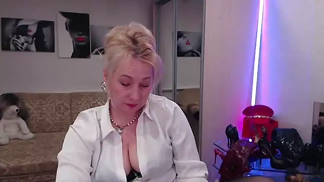 MistressMilfa online show from 10, 1, 2026