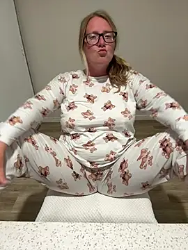 Snapshot of Lizzyloo chatting on 24, 2, 2026 Lizzyloo online show from 24, 2, 2026