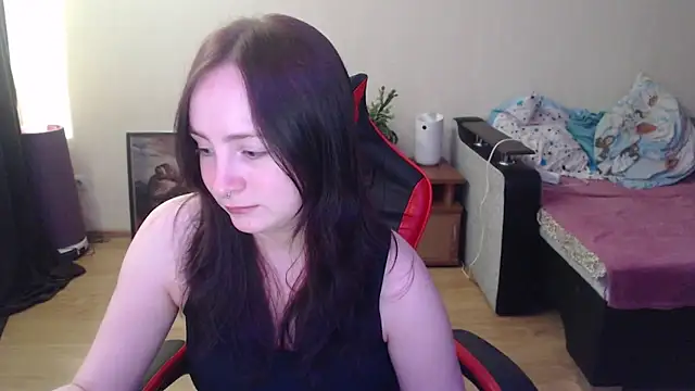 Snapshot of Laralianna chatting on 13, 5, 2026 Laralianna online show from 13, 5, 2026
