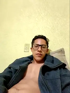Snapshot of KevinCrz chatting on 17, 10, 2025 KevinCrz online show from 17, 10, 2025