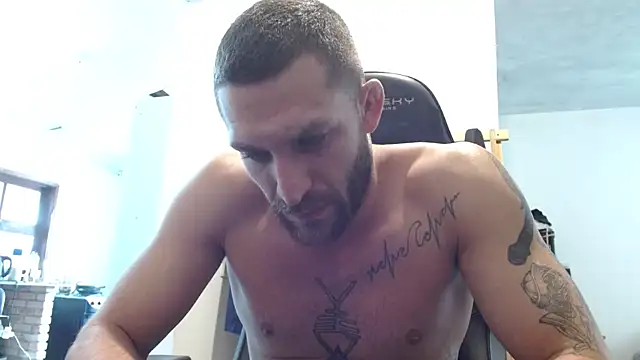 Snapshot of surfdog_95 chatting on 22, 10, 2025 surfdog 95 online show from 22, 10, 2025