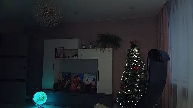 Cuddle Cat online show from 4, 12, 2025