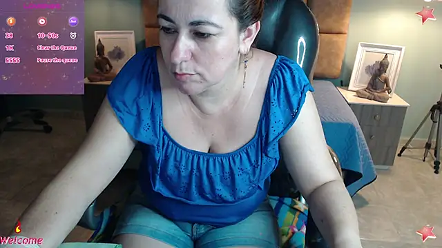 Snapshot of Barbiegomez chatting on 6, 2, 2025 Barbiegomez online show from 6, 2, 2025
