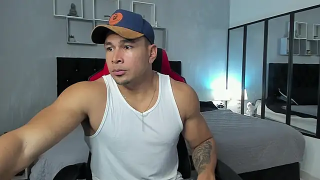 Snapshot of tyler_hank01 chatting on 10, 10, 2025 tyler hank01 online show from 10, 10, 2025
