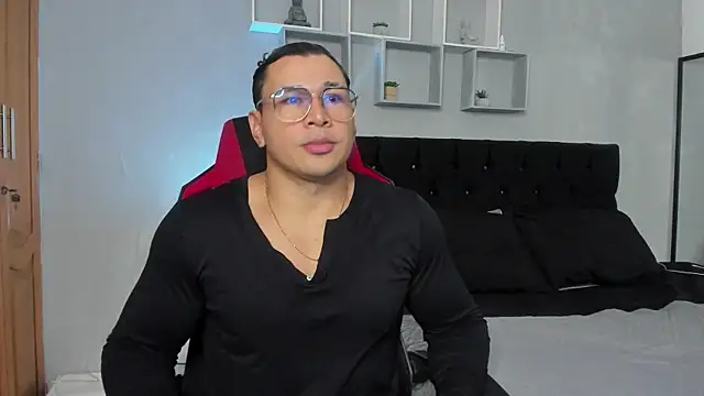 tyler hank01 online show from 2, 12, 2025