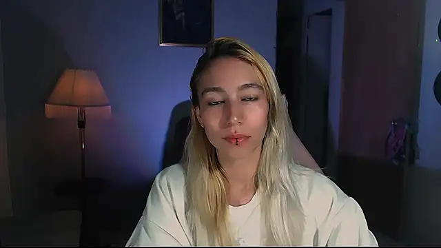 Snapshot of Saucy_Jenn chatting on 2, 2, 2025 Saucy Jenn online show from 2, 2, 2025