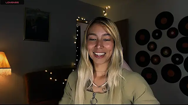 Snapshot of Saucy_Jenn chatting on 1, 3, 2025 Saucy Jenn online show from 1, 3, 2025