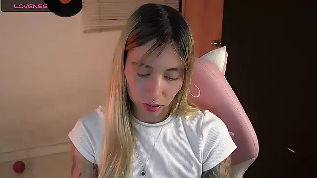 Snapshot of Saucy_Jenn chatting on 20, 6, 2026 Saucy Jenn online show from 20, 6, 2026
