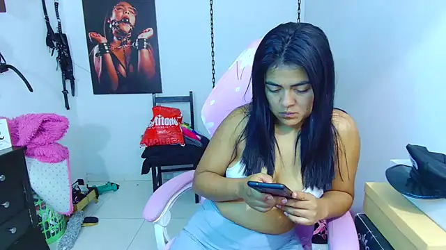 Snapshot of Hannah-grace chatting on 22, 12, 2024 Hannah-grace online show from 22, 12, 2024
