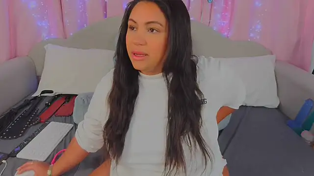 MeghanXO online show from 17, 2, 2025