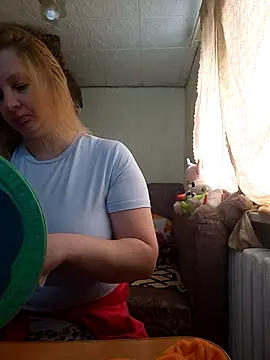 Snapshot of BustyBlond chatting on 28, 4, 2026 BustyBlond online show from 28, 4, 2026
