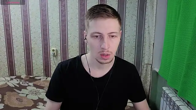Snapshot of darienlarge chatting on 20, 5, 2026 darienlarge online show from 20, 5, 2026