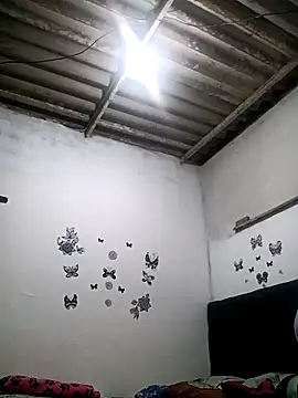 Nicolle Milf online show from 4, 12, 2024