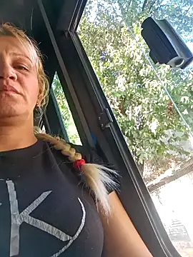 Nicolle Milf online show from 31, 1, 2025